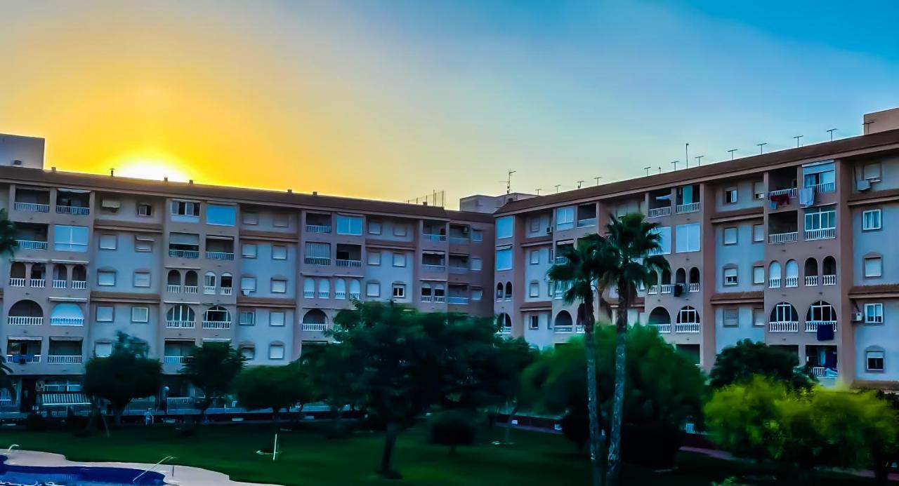 Apartamento exclusivo y central Torrevieja Exterior foto